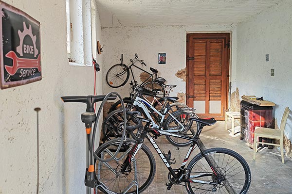 Abschließbarer Fahrradschuppen für Ihre Räder